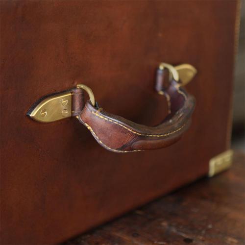 leather handle, handcrafted, craftsmanship, yellow stitching, leather box, safari box